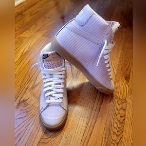 Nike Custom Pink High Top Sneakers Gum Sole NEW US Women 10, US Men 8.5